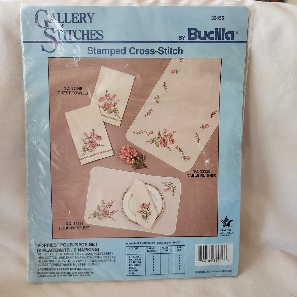 Poppies 4 Piece Placemat Napkin Set Stamped Cross Stitch  Bucilla 32456 New LB